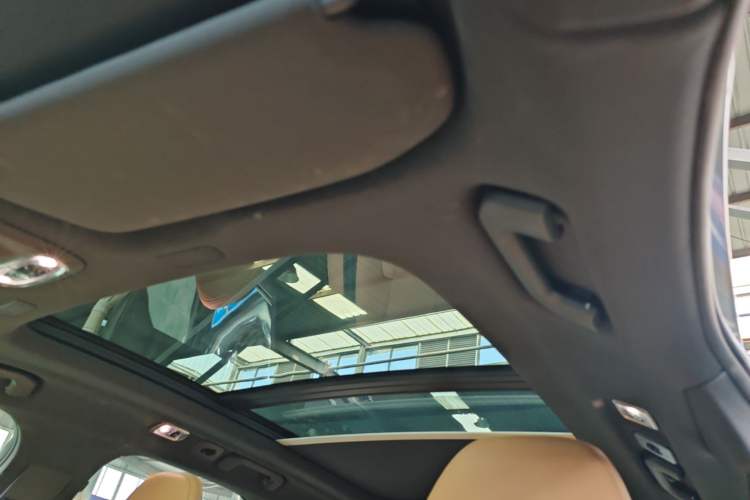 Used Volvo XC60 2019 T5 4x4 Zhiya Luxury Edition China VI Standard Headliner