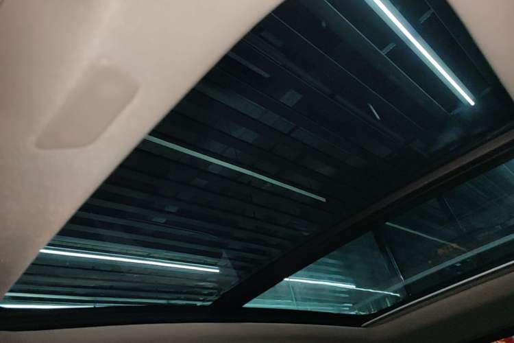 Used Volvo XC60 2019 T5 4x4 Smart Edition China VI Standard Headliner
