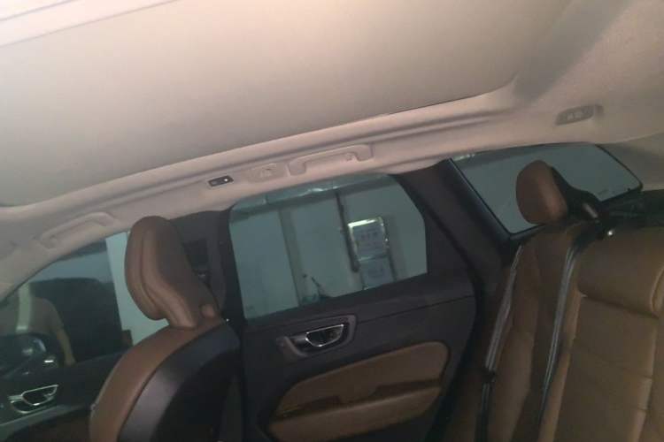 Used Volvo XC60 2019 T5 4x4 Smart Edition China V Standard Headliner