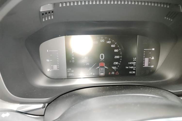 Used Volvo XC60 2019 T5 4x4 Smart Edition China VI Standard Instrument Cluster