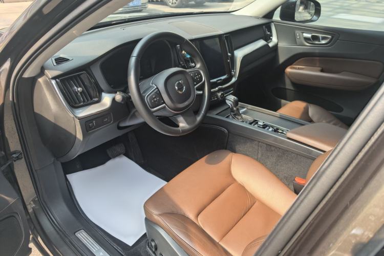 Used Volvo XC60 2019 T5 4x4 Smart Edition China V Standard Interior 1