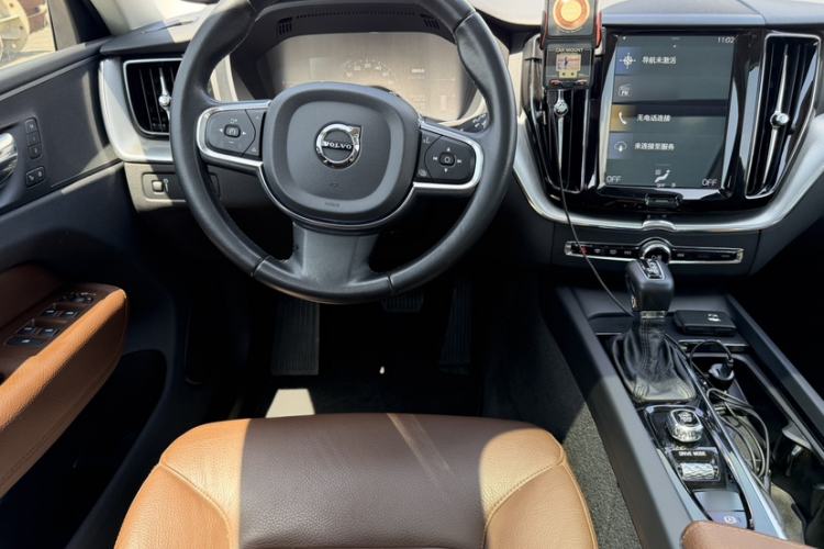 Used Volvo XC60 2019 T5 4x4 Smart Edition China VI Standard Interior 1