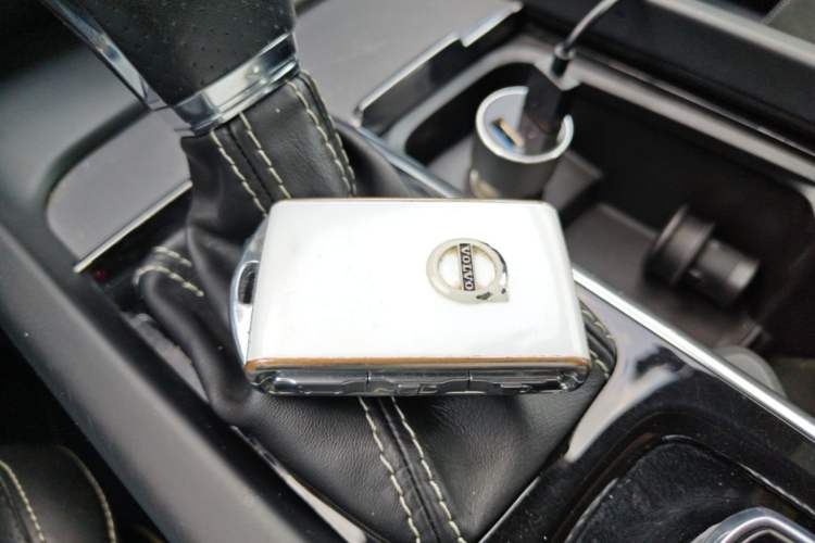 Used Volvo XC60 2019 T5 4x4 Zhiyuan Sport Edition China V Standard Interior 1