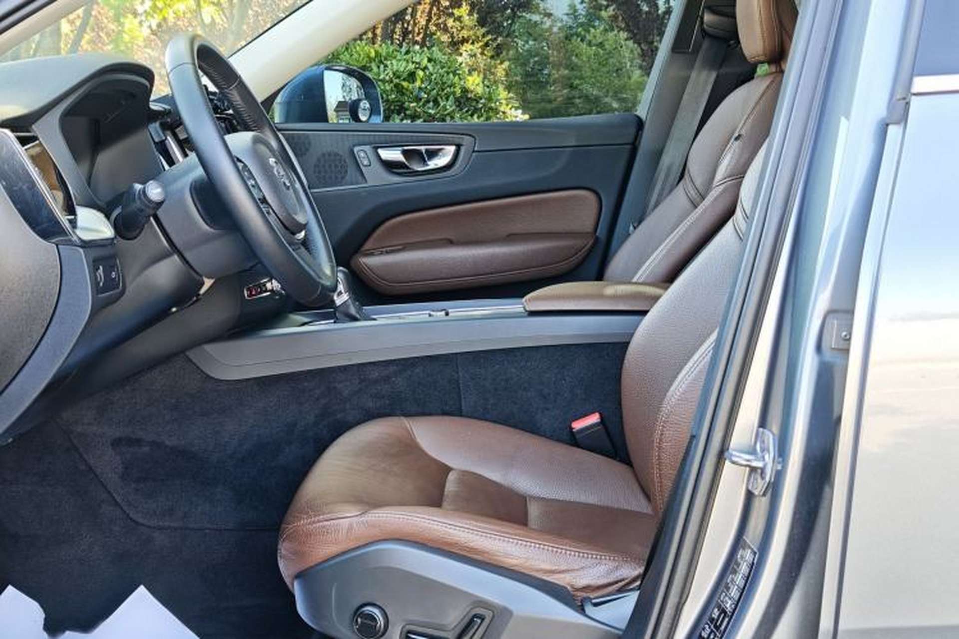 Used Volvo XC60 2019 T5 4x4 Zhiyuan Edition China VI Standard Interior 1