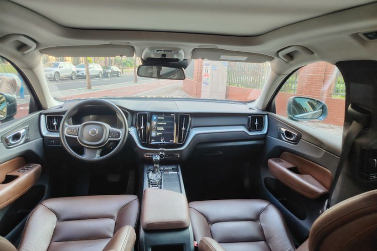 Used Volvo XC60 2019 T5 4x4 Smart Edition China V Standard Interior 1