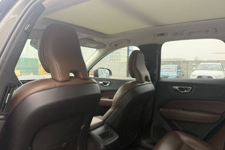 Used Volvo XC60 2019 T5 4x4 Smart Edition China V Standard Interior 10