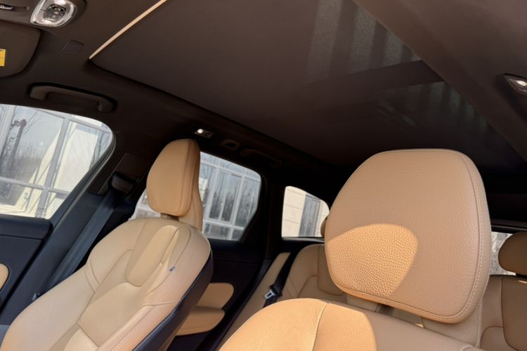Used Volvo XC60 2019 T5 4x4 Smart Edition China VI Standard Interior 13
