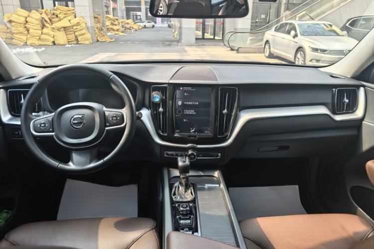 Used Volvo XC60 2019 T5 4x4 Smart Edition China V Standard Interior 2