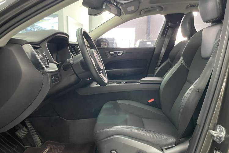 Used Volvo XC60 2019 T4 Zhiyi Edition China VI Interior 2