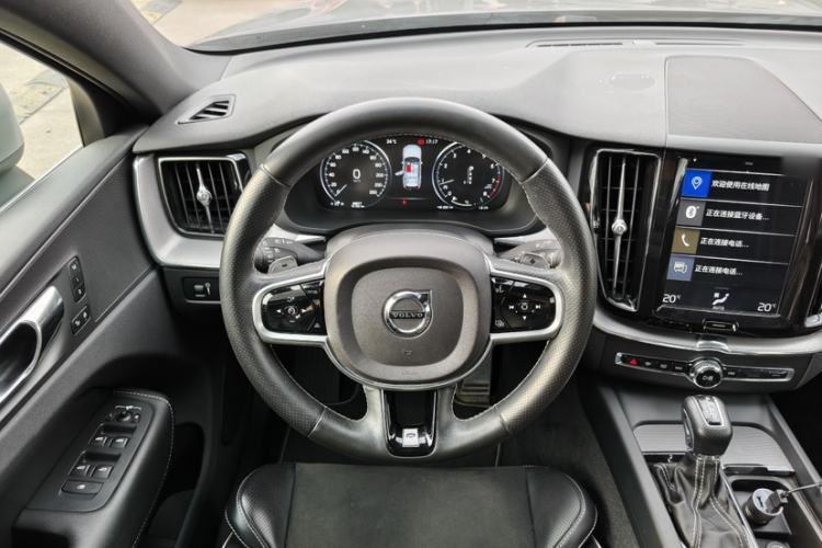 Used Volvo XC60 2019 T5 4x4 Zhiyuan Sport Edition China V Standard Interior 2