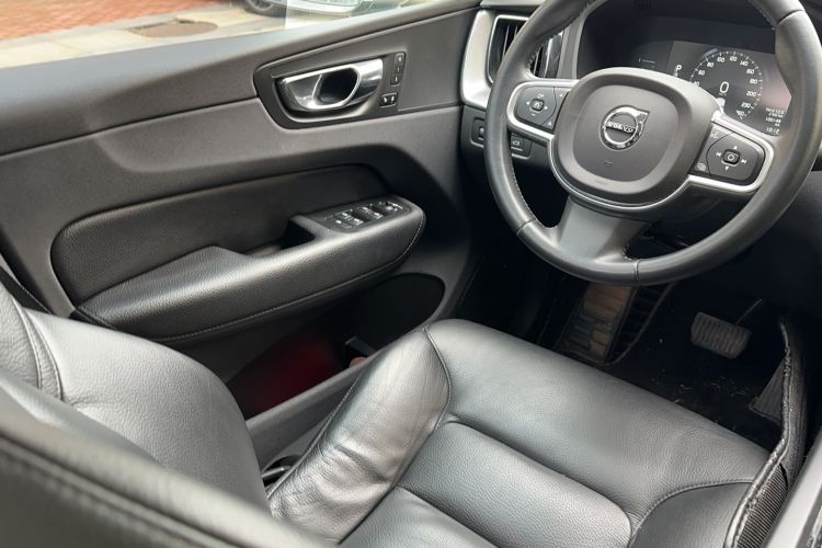 Used Volvo XC60 2019 T5 4x4 Smart Edition China V Standard Interior 2