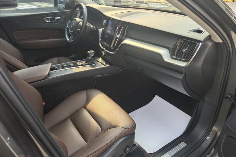 Used Volvo XC60 2019 T5 4x4 Smart Edition China V Standard Interior 3