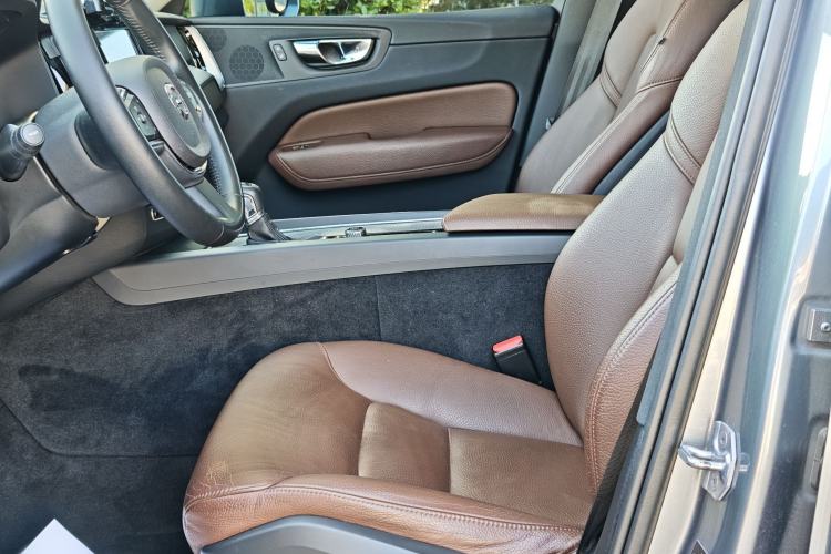 Used Volvo XC60 2019 T5 4x4 Zhiyuan Edition China VI Standard Interior 3