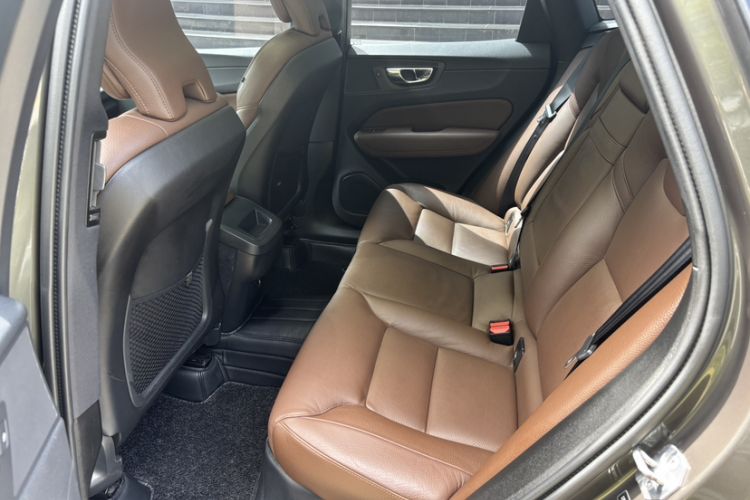 Used Volvo XC60 2019 T5 4x4 Smart Edition China V Standard Interior 3