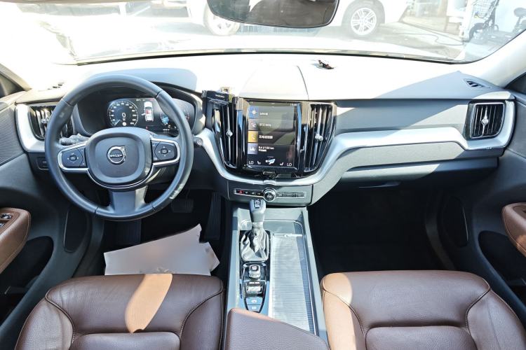 Used Volvo XC60 2019 T5 4x4 Zhiyuan Edition China VI Standard Interior 4