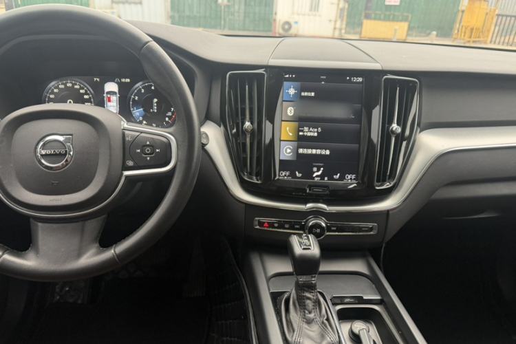 Used Volvo XC60 2019 T5 4x4 Smart Edition China V Standard Interior 4