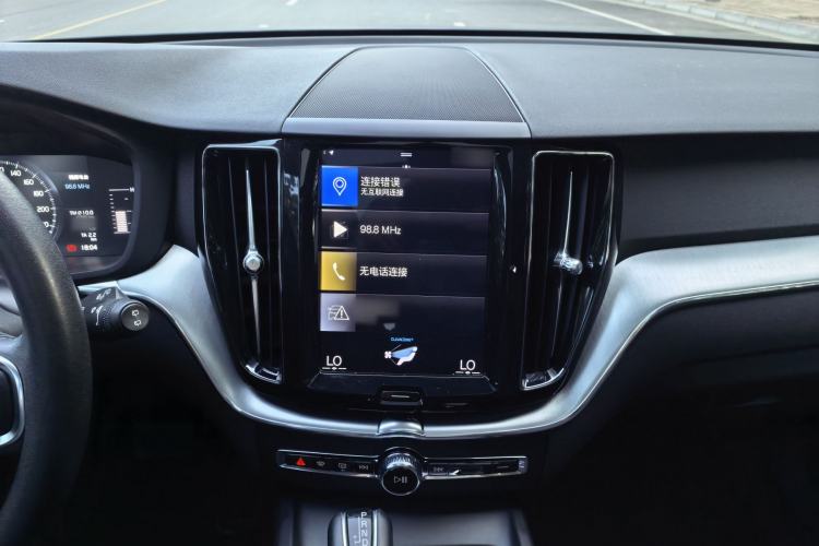 Used Volvo XC60 2019 T5 4x4 Smart Edition China VI Standard Interior 5
