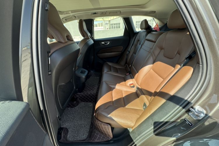 Used Volvo XC60 2019 T5 4x4 Smart Edition China V Standard Interior 5