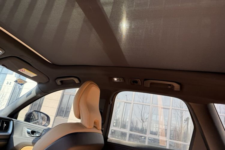 Used Volvo XC60 2019 T5 4x4 Smart Edition China VI Standard Interior 5