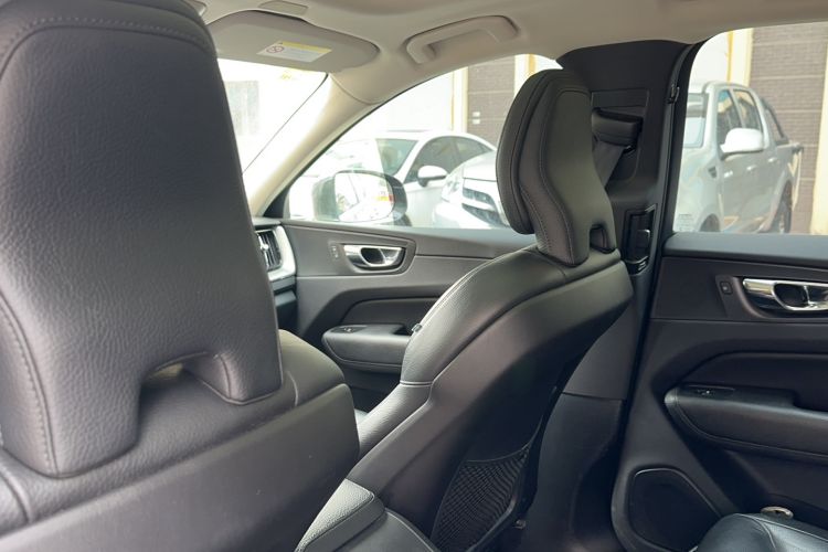 Used Volvo XC60 2019 T5 4x4 Smart Edition China V Standard Interior 5