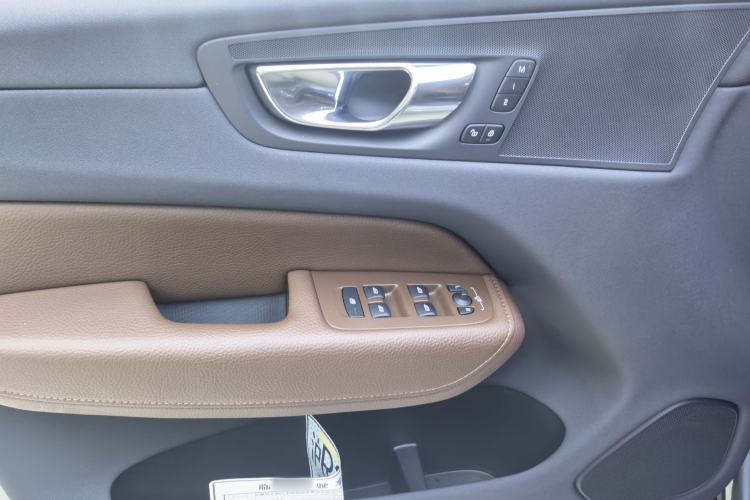 Used Volvo XC60 2019 T5 4x4 Smart Edition China VI Standard Interior 8