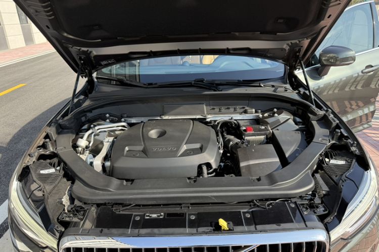 Used Volvo XC60 2019 T5 4x4 Smart Edition China VI Standard Interior 9