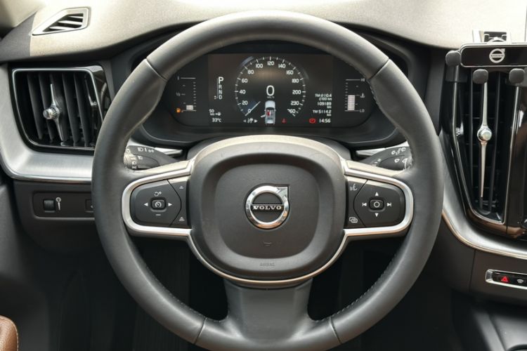 Used Volvo XC60 2019 T5 4x4 Smart Edition China V Standard Interior 9