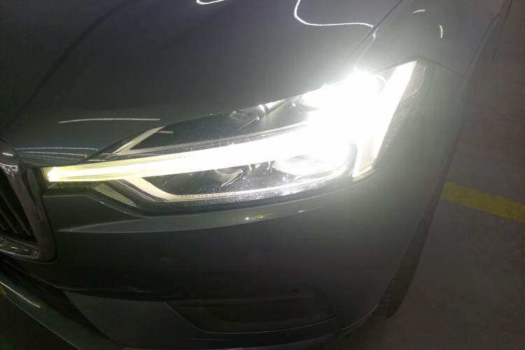 Used Volvo XC60 2019 T5 4x4 Zhiyuan Edition China VI Standard Left Front Headlight