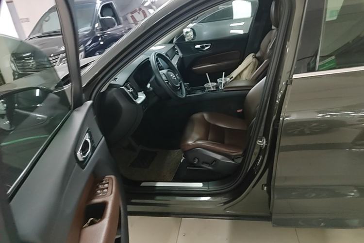 Used Volvo XC60 2019 T5 4x4 Smart Edition China VI Standard Left Front Seat