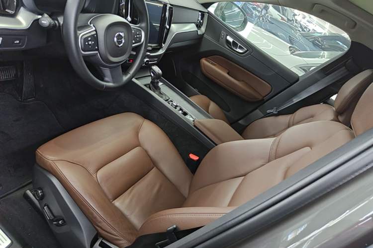 Used Volvo XC60 2019 T5 4x4 Smart Edition China V Standard Left Front Seat