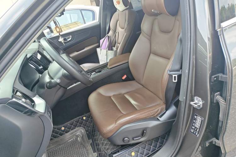 Used Volvo XC60 2019 T5 4x4 Zhiyuan Edition China VI Standard Left Front Seat