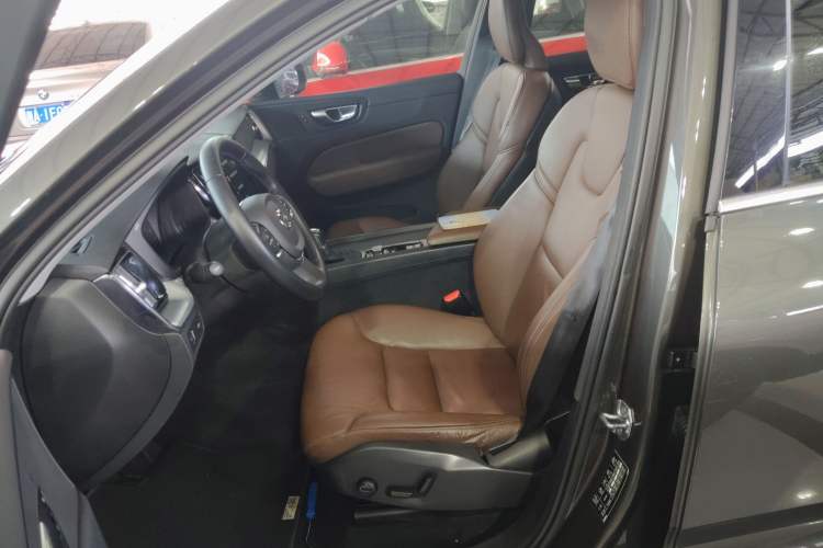 Used Volvo XC60 2019 T5 4x4 Smart Edition China VI Standard Left Front Seat