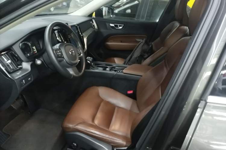 Used Volvo XC60 2019 T5 4x4 Smart Edition China VI Standard Left Front Seat