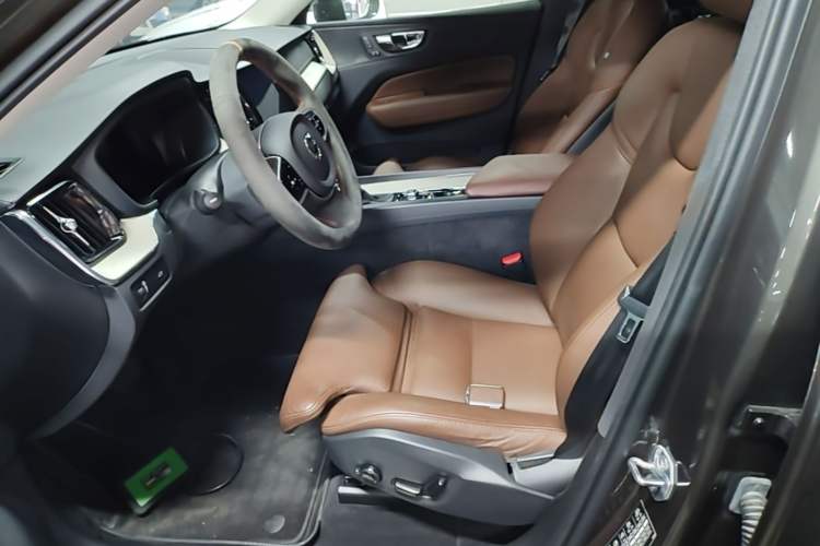 Used Volvo XC60 2019 T5 4x4 Zhiya Luxury Edition China VI Standard Left Front Seat