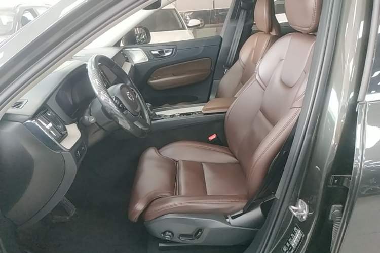 Used Volvo XC60 2019 T5 4x4 Zhiya Luxury Edition China VI Standard Left Front Seat