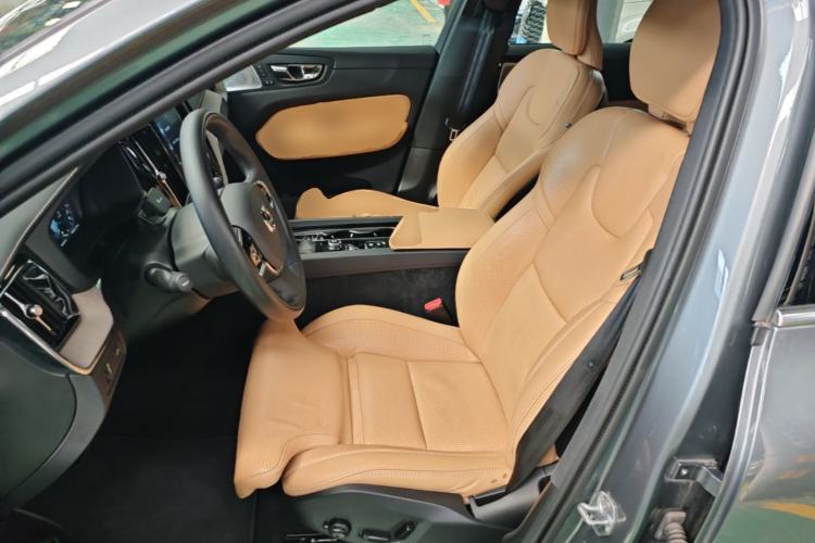 Used Volvo XC60 2019 T5 4x4 Zhiya Luxury Edition China VI Standard Left Front Seat