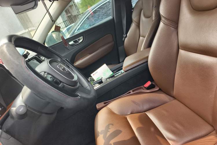 Used Volvo XC60 2019 T5 4x4 Smart Edition China VI Standard Left Front Seat