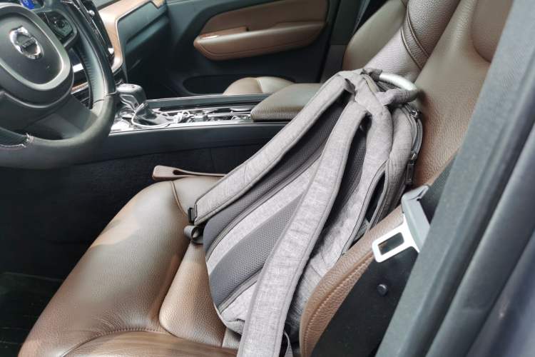 Used Volvo XC60  Left Front Seat
