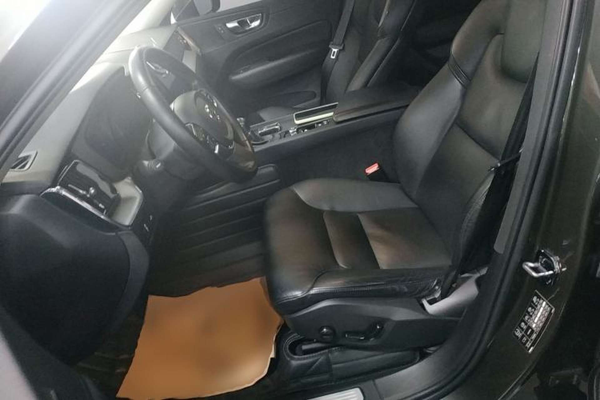 Used Volvo XC60 2019 T5 4x4 Zhiyuan Edition China VI Standard Left Front Seat