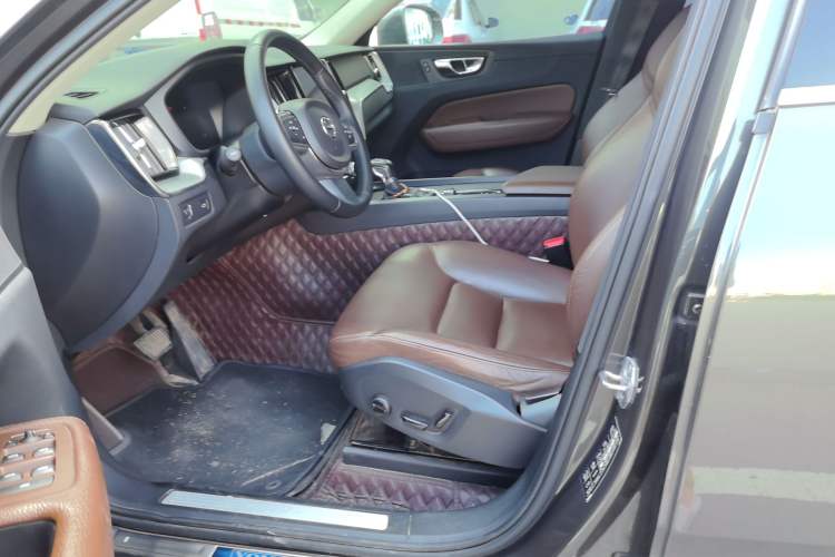 Used Volvo XC60 2019 T5 4x4 Zhiyuan Edition China VI Standard Left Front Seat