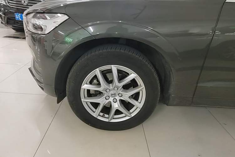 Used Volvo XC60 2019 T5 4x4 Smart Edition China VI Standard Left Front Wheel Hub