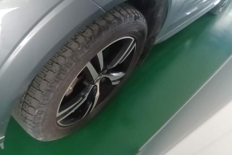 Used Volvo XC60 2019 T5 4x4 Zhiyuan Sport Edition China V Standard Left Front Wheel Hub