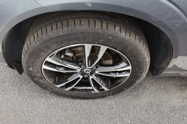 Used Volvo XC60 2019 T5 4x4 Zhiyuan Edition China VI Standard Left Front Wheel Hub