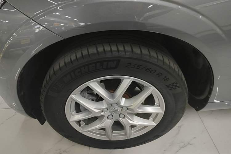 Used Volvo XC60 2019 T4 Zhiyi Edition China V Standard Left Front Wheel Hub