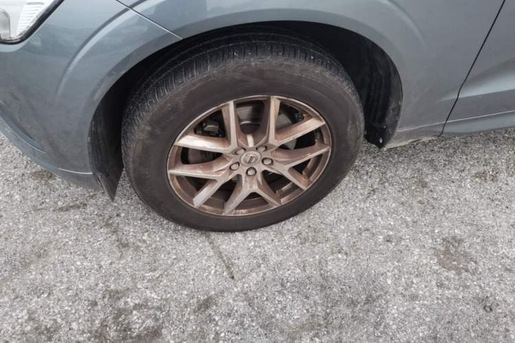 Used Volvo XC60 2019 T5 4x4 Smart Edition China V Standard Left Front Wheel Hub
