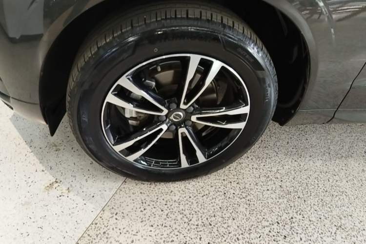 Used Volvo XC60 2019 T5 4x4 Zhiyuan Edition China VI Standard Left Front Wheel Hub