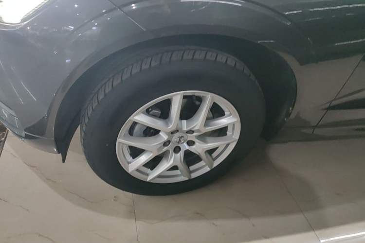Used Volvo XC60 2019 T5 4x4 Smart Edition China VI Standard Left Front Wheel Hub