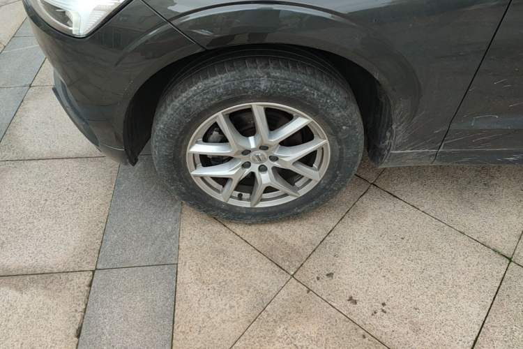 Used Volvo XC60 2019 T5 4x4 Smart Edition China V Standard Left Front Wheel Hub