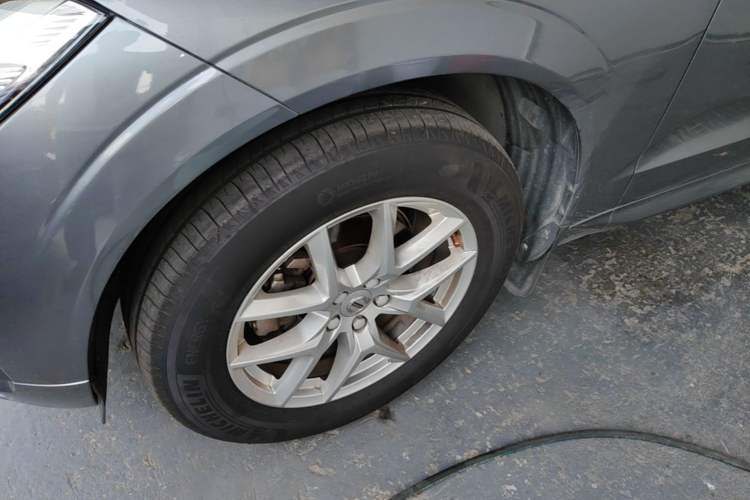 Used Volvo XC60 2019 T5 4x4 Smart Edition China V Standard Left Front Wheel Hub
