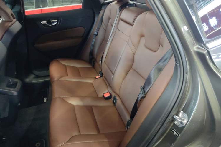 Used Volvo XC60 2019 T5 4x4 Smart Edition China VI Standard Left Rear Seat